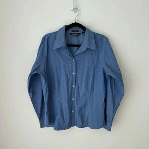 Eddie Bauer wrinkle resistant  blue top